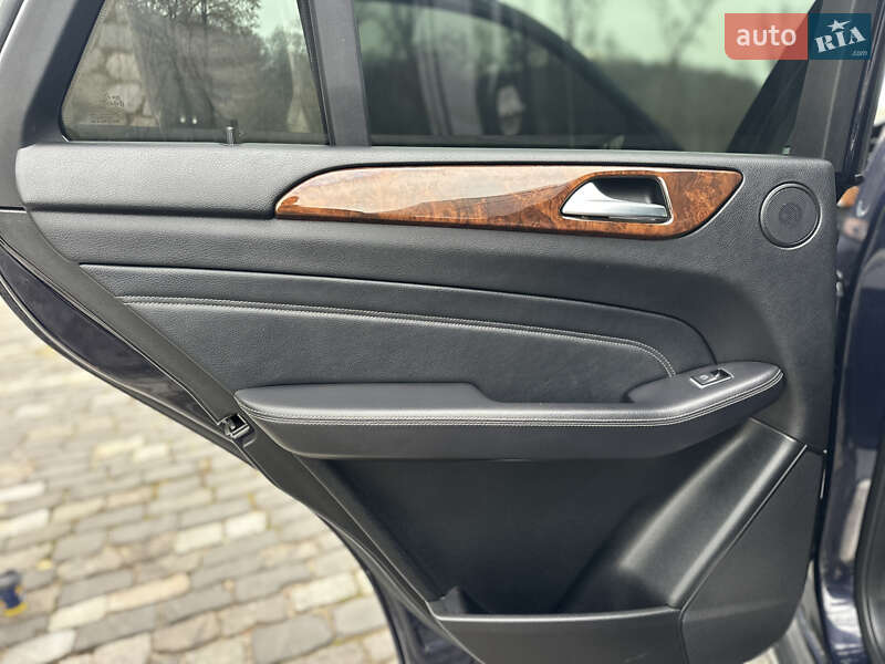 Внедорожник / Кроссовер Mercedes-Benz M-Class 2012 в Киеве фото 41 Внедорожник / Кроссовер Mercedes-Benz M-Class 2012 в Киеве