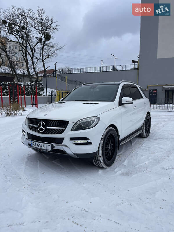 Позашляховик / Кросовер Mercedes-Benz M-Class 2014 в Фастові