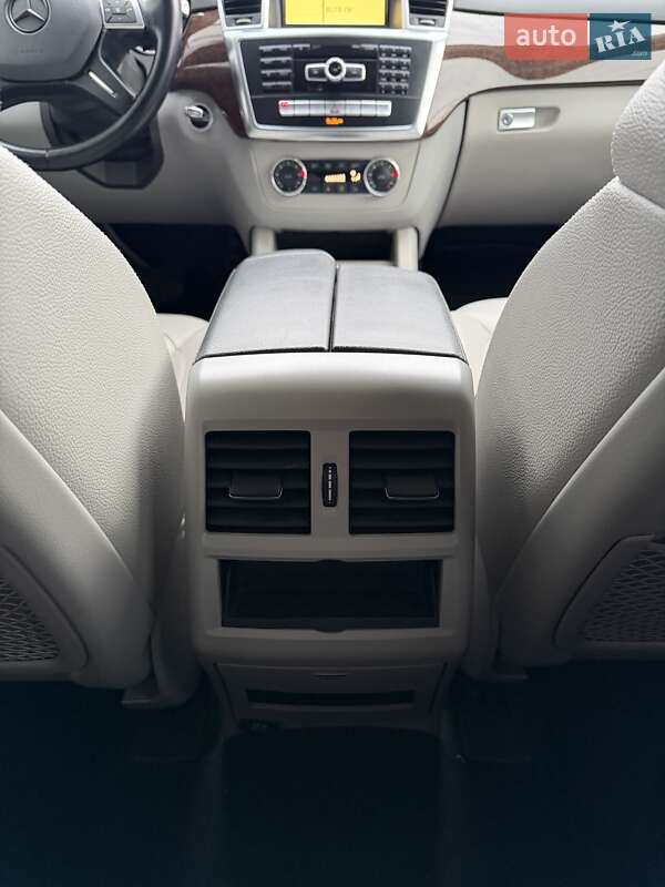 Внедорожник / Кроссовер Mercedes-Benz M-Class 2011 в Белой Церкви