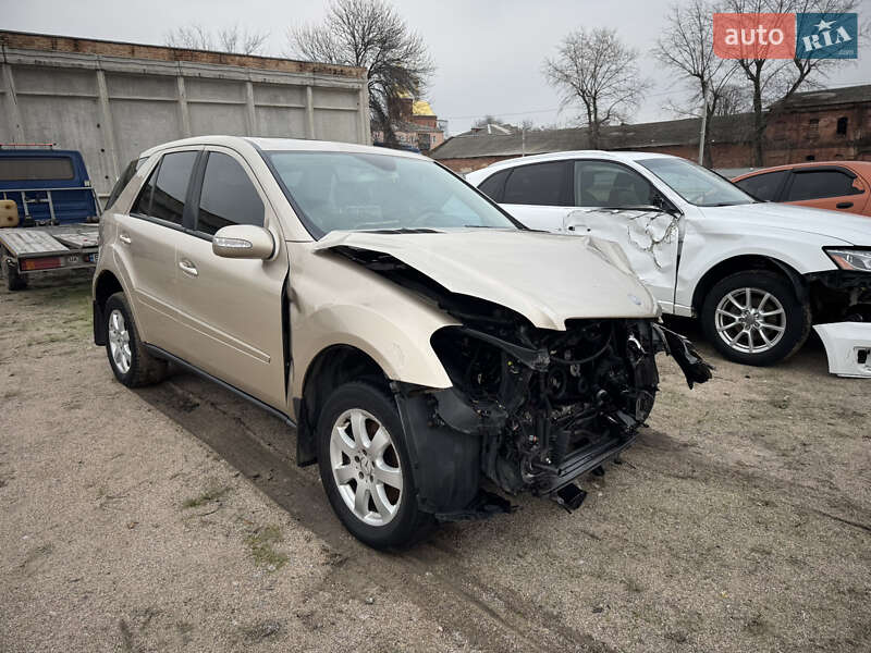 Внедорожник / Кроссовер Mercedes-Benz M-Class 2006 в Кропивницком