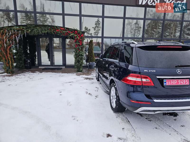 Внедорожник / Кроссовер Mercedes-Benz M-Class 2015 в Ковеле