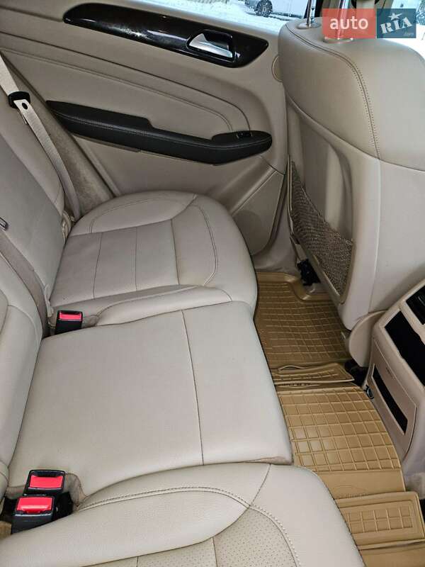 Внедорожник / Кроссовер Mercedes-Benz M-Class 2015 в Ковеле