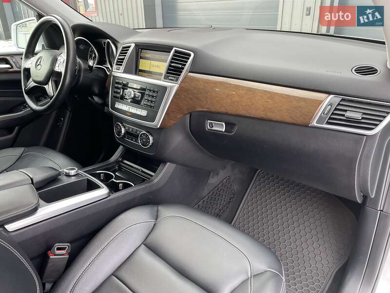 Позашляховик / Кросовер Mercedes-Benz M-Class 2012 в Ковелі