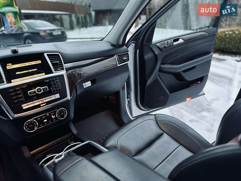 Позашляховик / Кросовер Mercedes-Benz M-Class 2011 в Солотвині