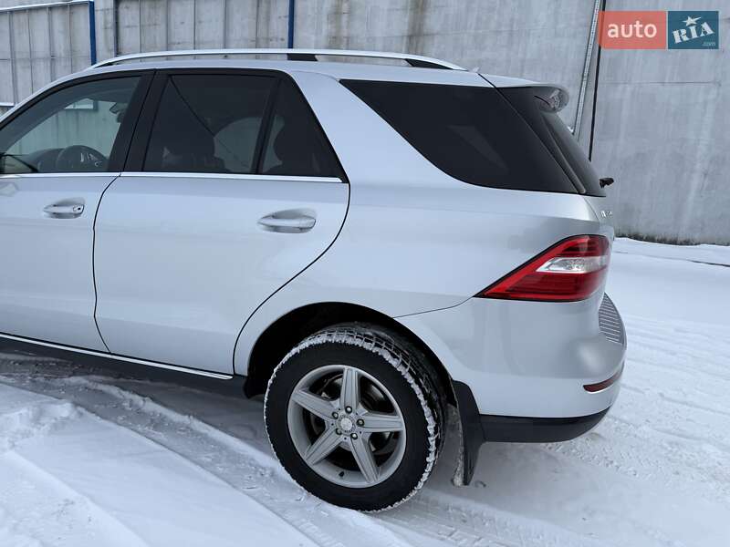 Позашляховик / Кросовер Mercedes-Benz M-Class 2013 в Києві
