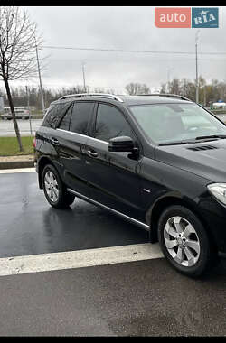 Внедорожник / Кроссовер Mercedes-Benz M-Class 2012 в Черновцах