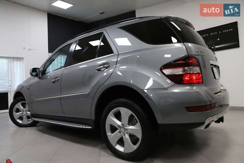 Внедорожник / Кроссовер Mercedes-Benz M-Class 2010 в Дрогобыче