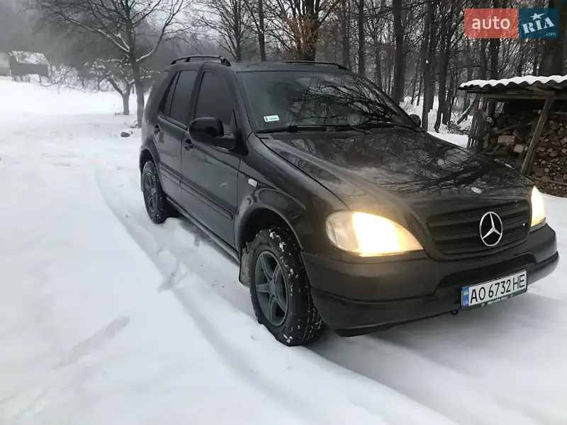 Mercedes-Benz M-Class 1998