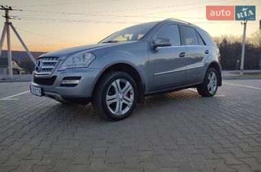 Внедорожник / Кроссовер Mercedes-Benz M-Class 2010 в Залещиках