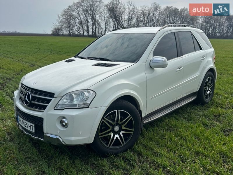 Позашляховик / Кросовер Mercedes-Benz M-Class 2010 в Києві