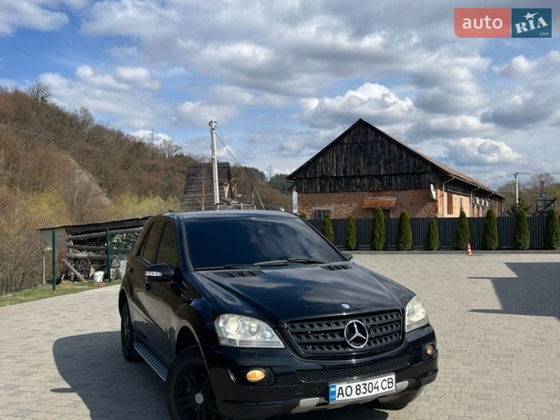 Mercedes-Benz M-Class 2005