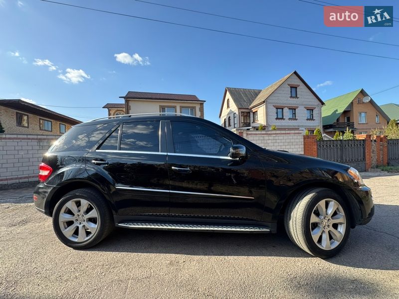 Внедорожник / Кроссовер Mercedes-Benz M-Class 2010 в Киеве
