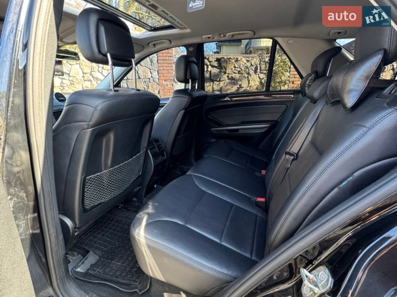 Внедорожник / Кроссовер Mercedes-Benz M-Class 2010 в Киеве
