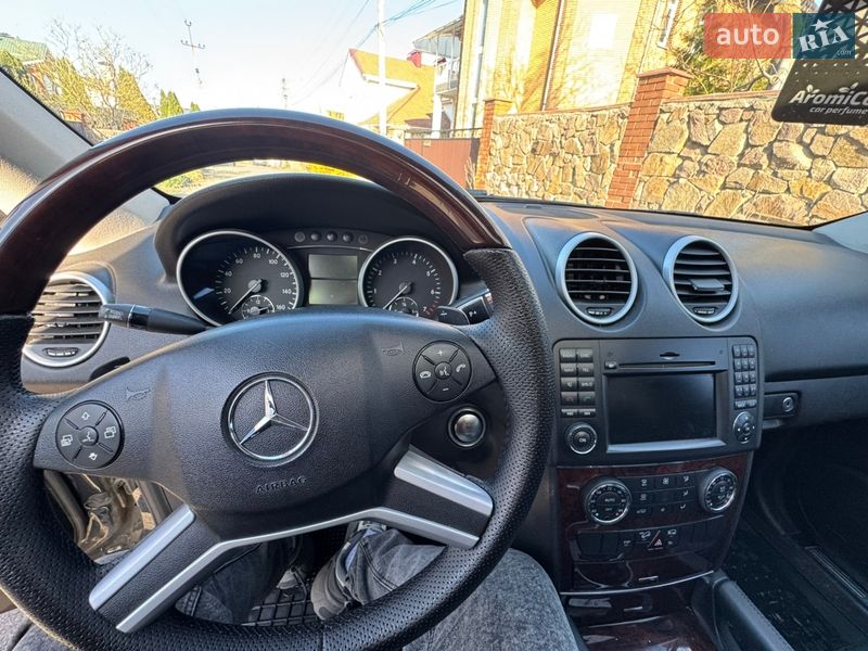 Внедорожник / Кроссовер Mercedes-Benz M-Class 2010 в Киеве