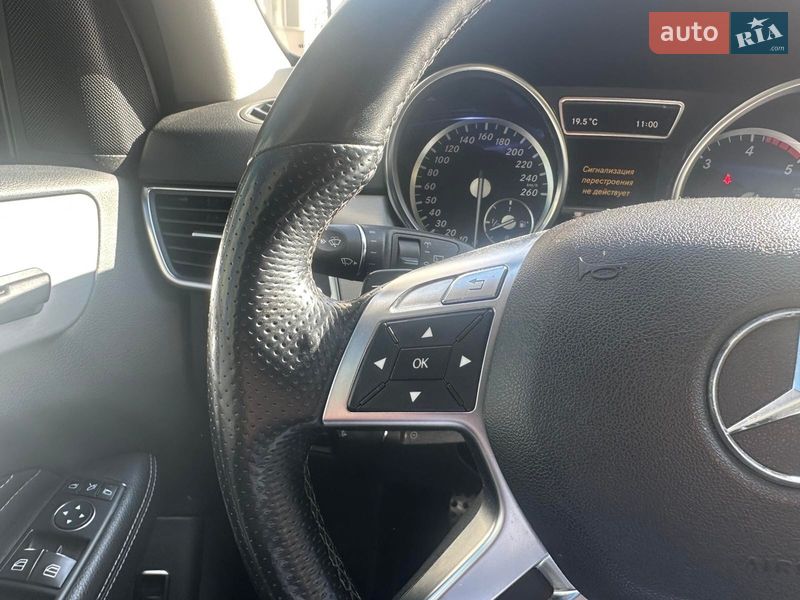 Внедорожник / Кроссовер Mercedes-Benz M-Class 2013 в Киеве