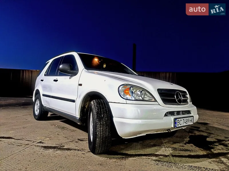 Mercedes-Benz M-Class 2000