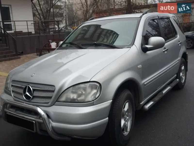 Mercedes-Benz M-Class 2001