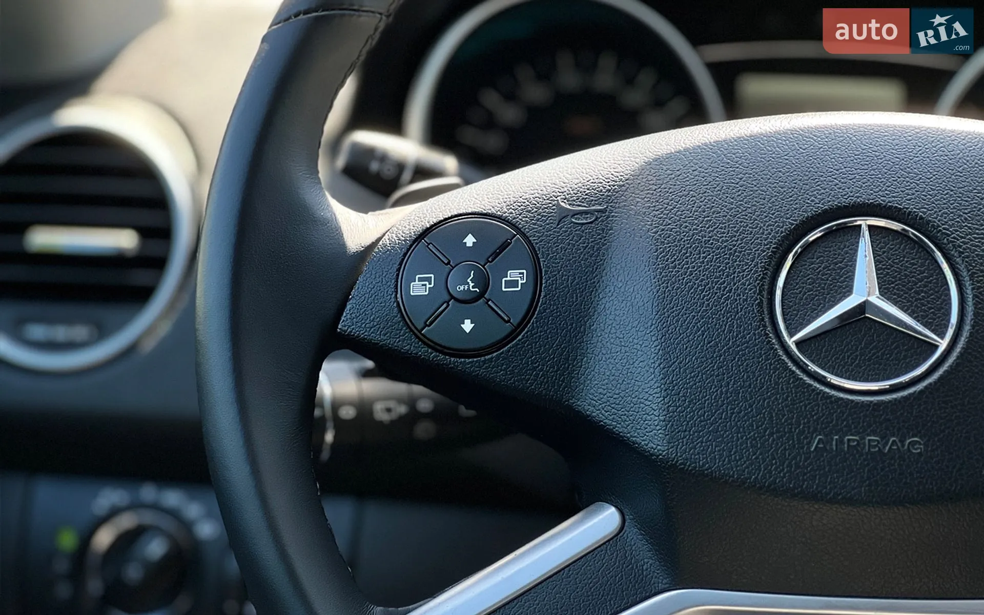 2010 Mercedes-Benz M-klasse - мініатюра 12
