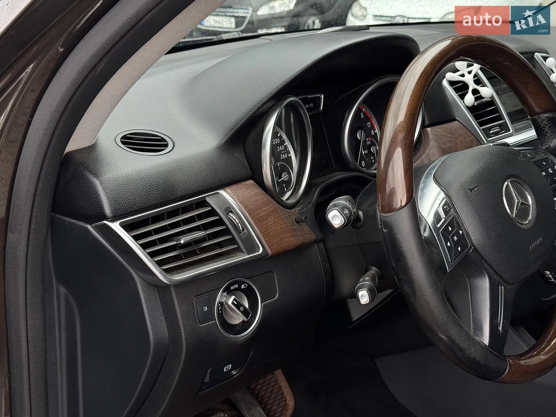 2013 Mercedes-Benz M-klasse - мініатюра 23