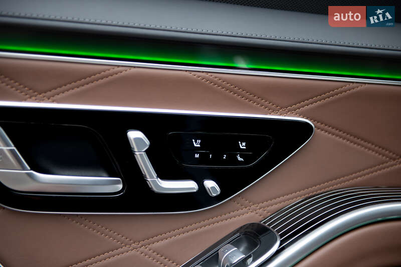 Седан Mercedes-Benz Maybach 2022 в Мукачево