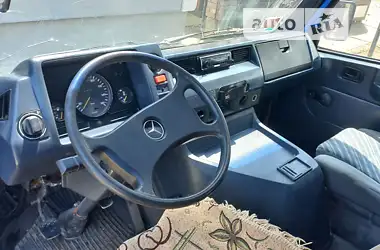 Mercedes-Benz MB-Class 1994