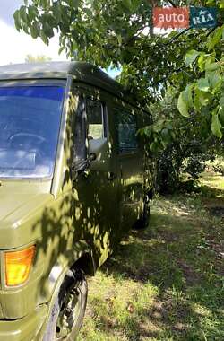 Минивэн Mercedes-Benz MB-Class 1992 в 