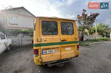 Минивэн Mercedes-Benz MB-Class 1990 в 