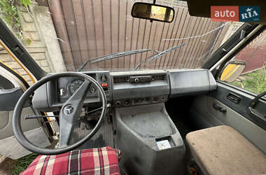 Минивэн Mercedes-Benz MB-Class 1990 в 