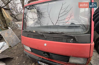 Грузовой фургон Mercedes-Benz MB-Class 1995 в 