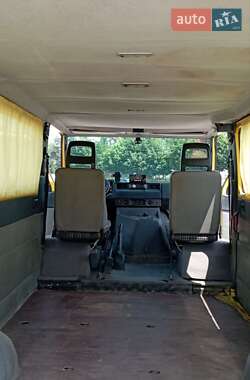 Минивэн Mercedes-Benz MB-Class 1989 в 