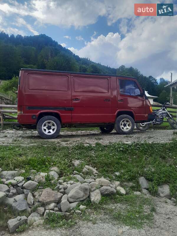 Вантажний фургон Mercedes-Benz MB-Class 1995 в Верховині