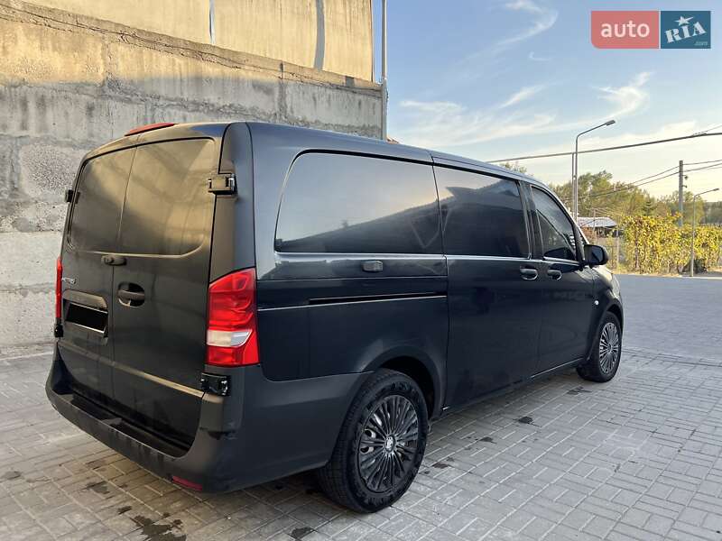 Вантажний фургон Mercedes-Benz Metris 2016 в Тернополі