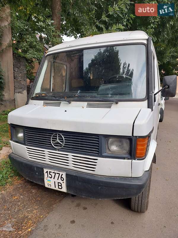 Микроавтобус Mercedes-Benz O 402 1989 в Ивано-Франковске