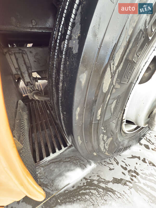 Туристический / Междугородний автобус Mercedes-Benz OH-Series 1995 в Ивано-Франковске