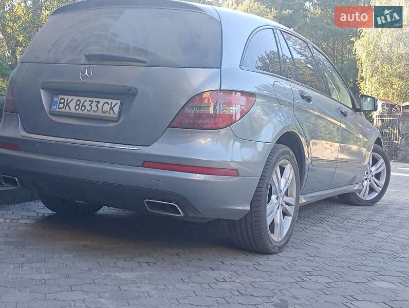 Универсал Mercedes-Benz R-Class 2010 в Ровно