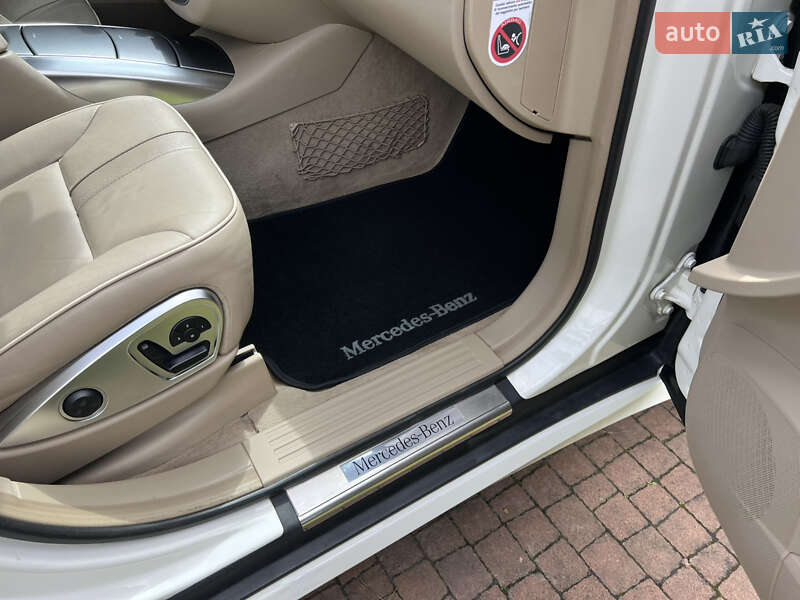 Минивэн Mercedes-Benz R-Class 2011 в Киеве