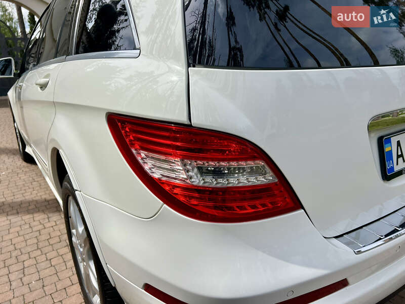 Минивэн Mercedes-Benz R-Class 2011 в Киеве