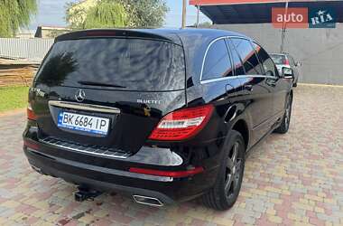 Минивэн Mercedes-Benz R-Class 2012 в 