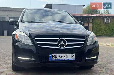 Минивэн Mercedes-Benz R-Class 2012 в 