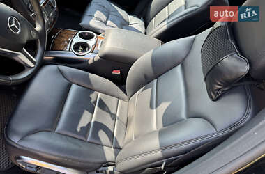 Минивэн Mercedes-Benz R-Class 2012 в 