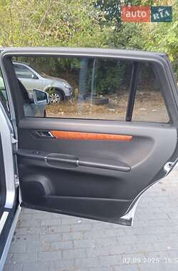 Мінівен Mercedes-Benz R-Class 2011 в 
