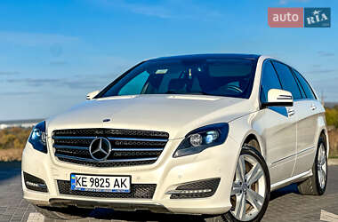 Минивэн Mercedes-Benz R-Class 2012 в 