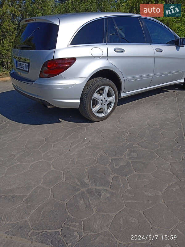 Минивэн Mercedes-Benz R-Class 2009 в Великодолинском