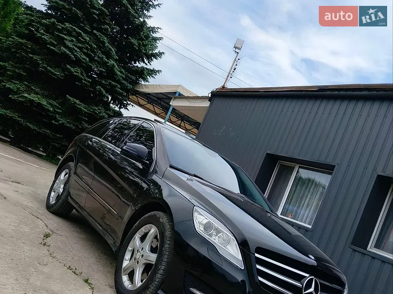 Mercedes-Benz R-Class 2011
