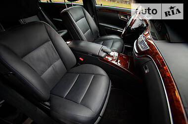 Седан Mercedes-Benz S-Class 2013 в 