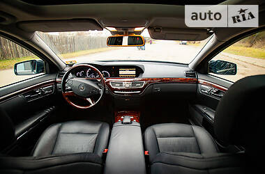 Седан Mercedes-Benz S-Class 2013 в 