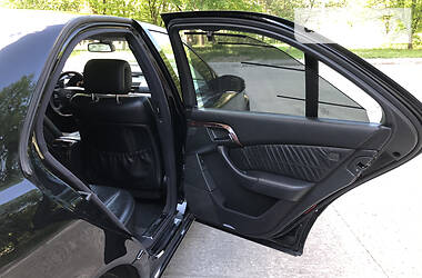 Седан Mercedes-Benz S-Class 2005 в 