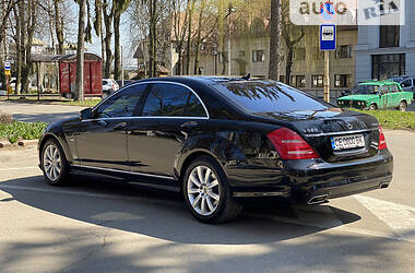 Седан Mercedes-Benz S-Class 2012 в Чернівцях