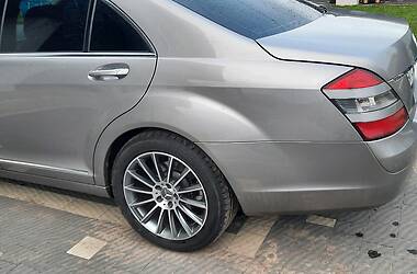 Седан Mercedes-Benz S-Class 2006 в Сарнах