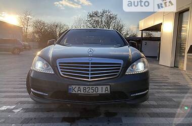 Седан Mercedes-Benz S-Class 2006 в Ужгороді